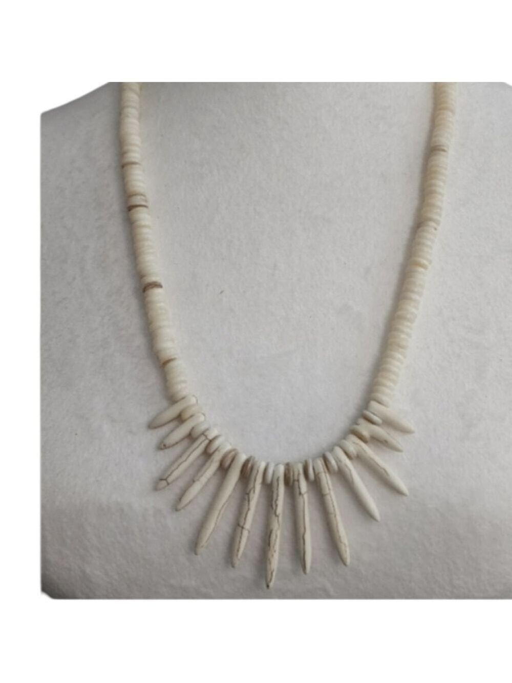 Elegant Cream Beaded Necklace